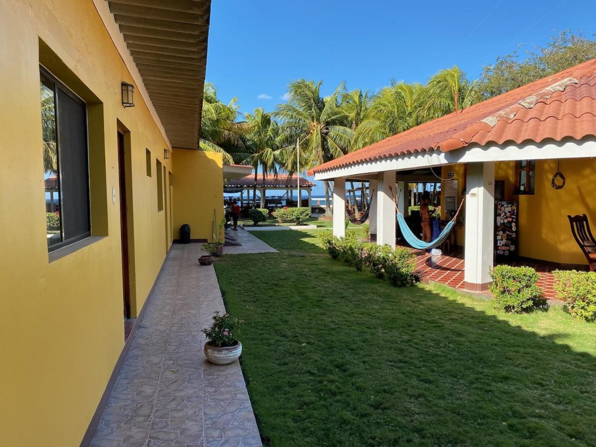 Solid Surf Camp Hostel Nicaragua Transito Exterior photo